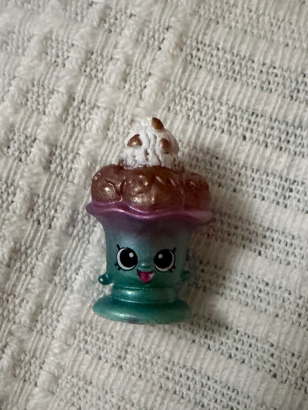 Choc-Kate Sundae (ultra rare) Shopkins